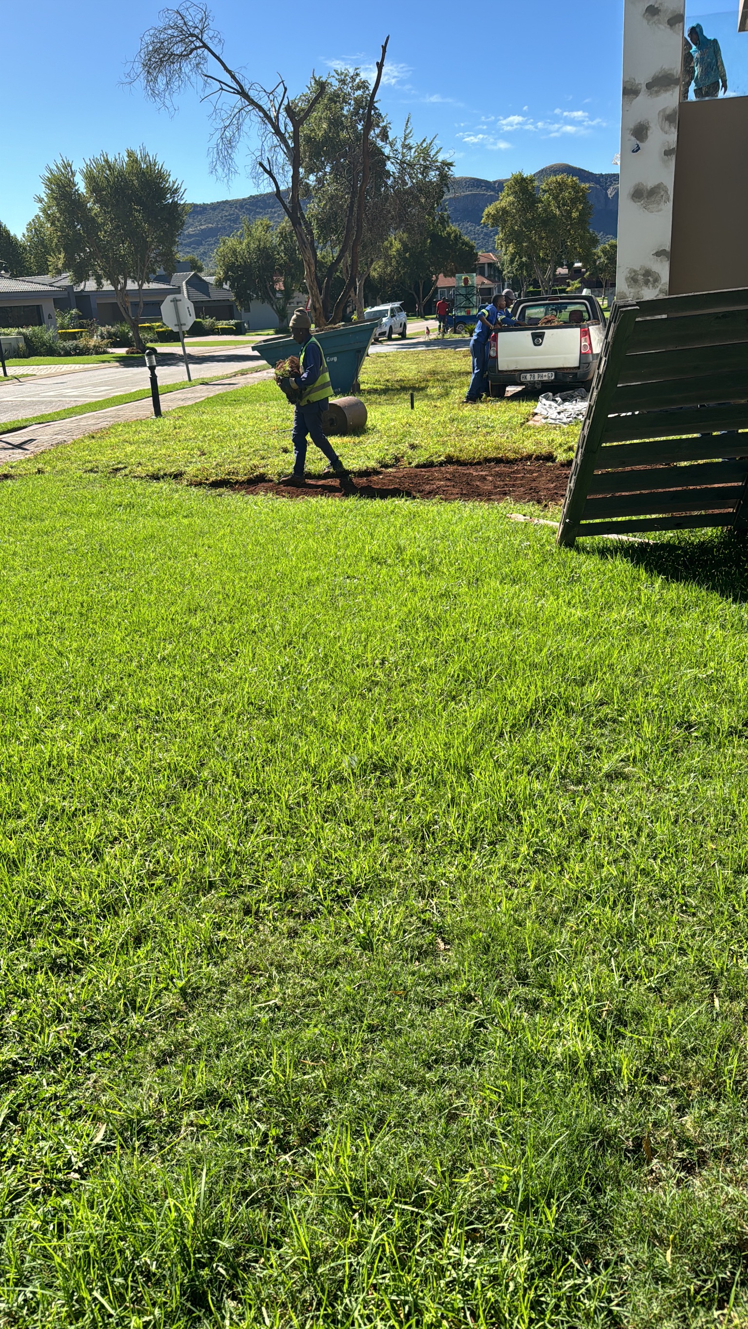 DF0CA8A6-C990-43CF-854D-562F85D3F124